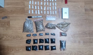 Polresta-Sidoarjo-Ungkap-Peredaran-Sabu-dan-Ganja,-Tiga-Tersangka-Diamankan