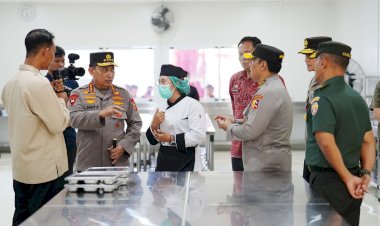 Kapolri-Tinjau-SPPG-Polda-Bali,-Pastikan-Dukung-Program-MBG-Pemerintah