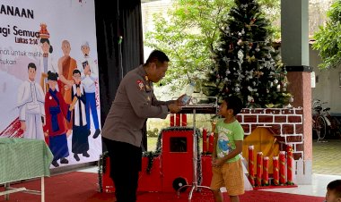 Polres-Jember-Berbagi-Kasih-ke-Panti-Asuhan-Sambut-Perayaan-Natal
