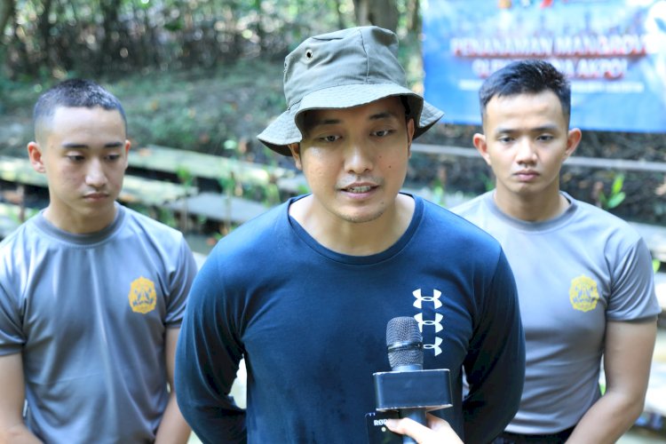 Taruna Bhayangkara Hijaukan Negeri Lewat Aksi Penanaman 100 Pohon Bakau di Jakarta Utara