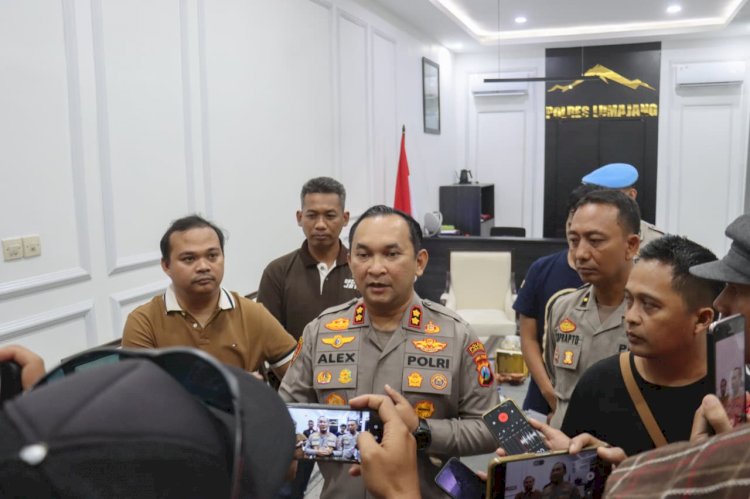 Polres Lumajang Amankan 10 Terduga Pelaku Penganiayaan Kepala Desa Pakel